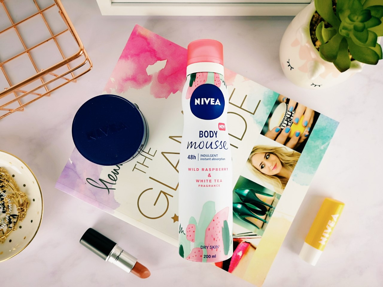 Nivea Body Mousse in Wild Raspberry & White Tea Scent